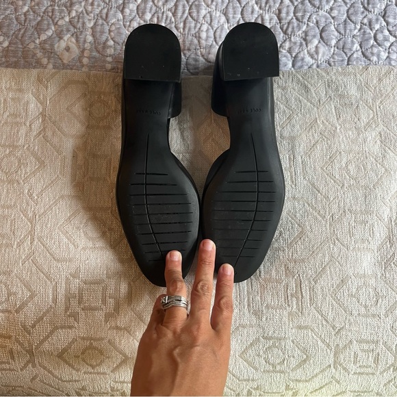 Cole Haan black Leather Women's 2.5 inch heels. Size 8.5 - Picture 6 of 8